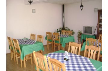 Chorwacja Privát Smoljanac, Zewnątrz